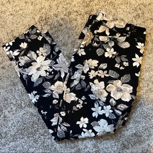 Old Navy Pixie Pants - Black Floral